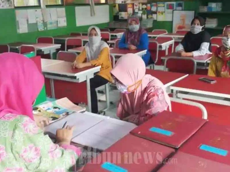 PENERIMAAN RAPORT SEMESTER GANJIL TAHUN 2025 SDN 2 SOPET